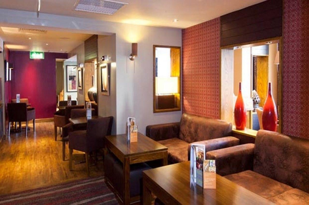 Premier Inn London Angel Islington Buitenkant foto