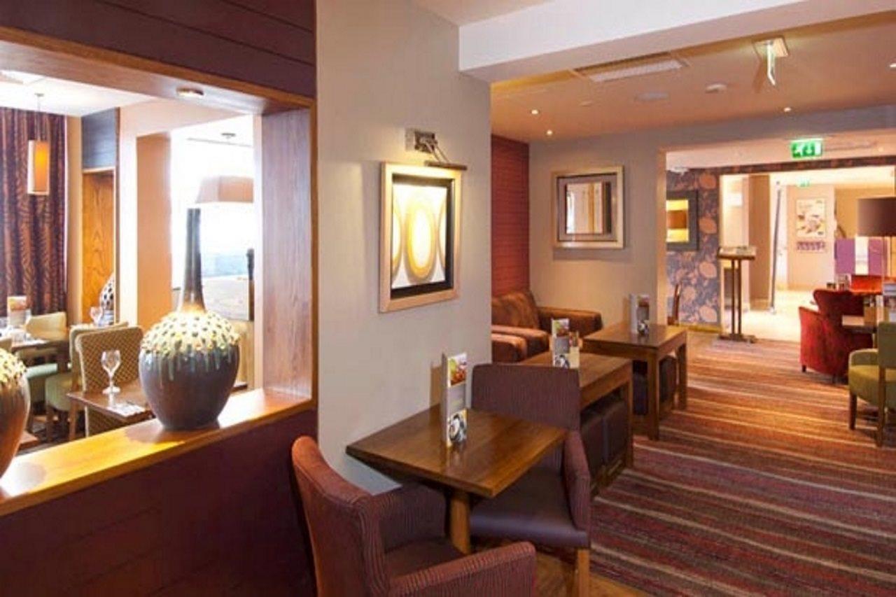 Premier Inn London Angel Islington Buitenkant foto